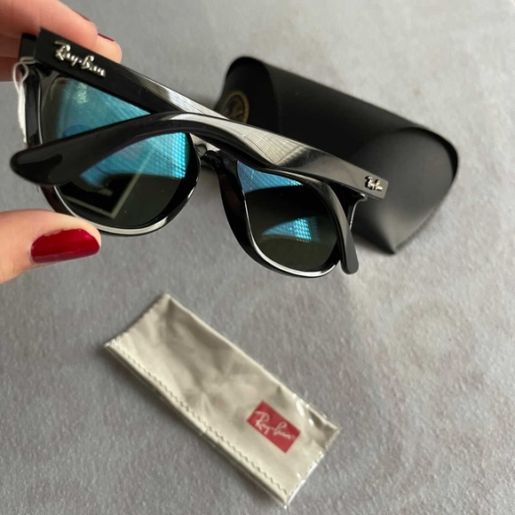 Raybans brand new with tags and everything - Picture 5 of 6